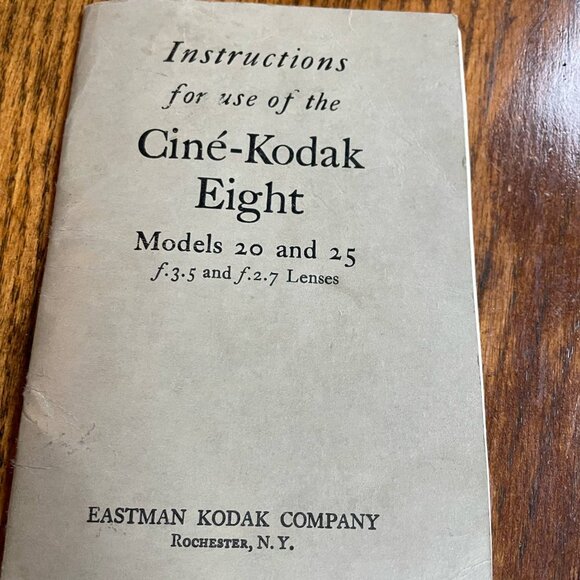 Cine-Kodak Eight Model 25 (1930s Retro Camera) - Picture 3 of 10